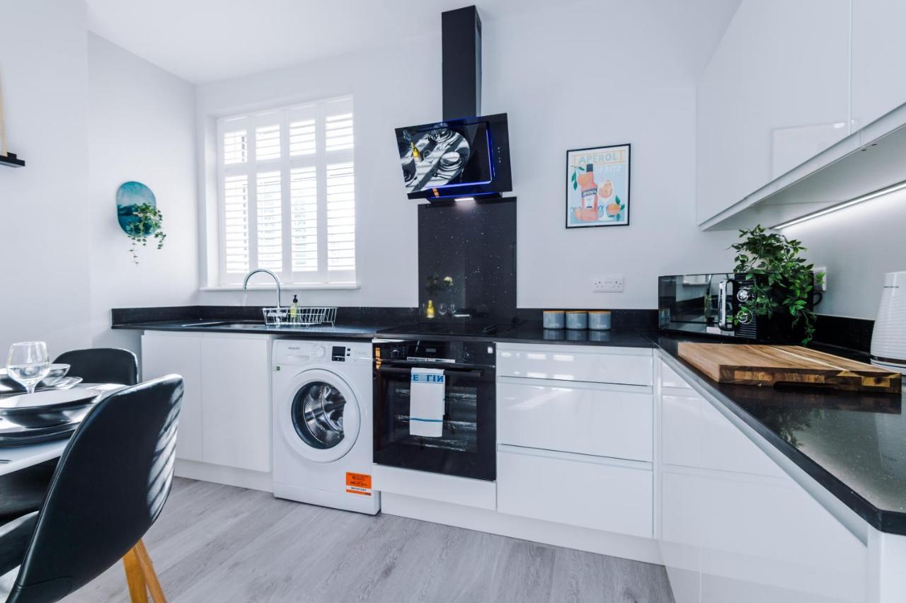 Westwood Lodge Serviced Apartment Coventry Exterior photo